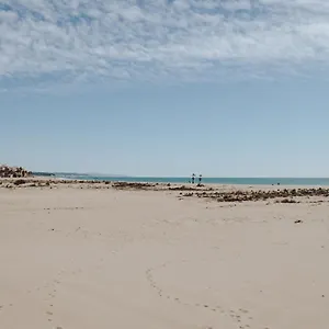 https://apartaments-coral-by-hauzify.catalonia-hotels.com